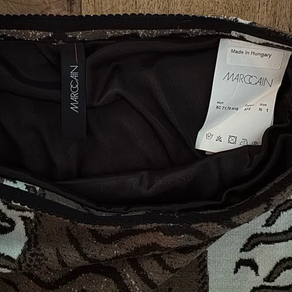 Marc Cain Wool Blend Knit Skirt – Tiger Print, Size Small (US 4) - Picture 5 of 12